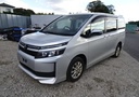 TOYOTA VOXY X - 2015