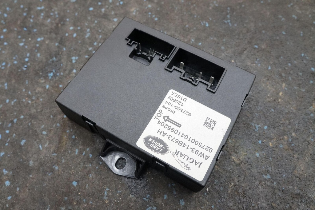 Jaguar XJ - Rear Trunk Deck Lid Control Module C2d40679