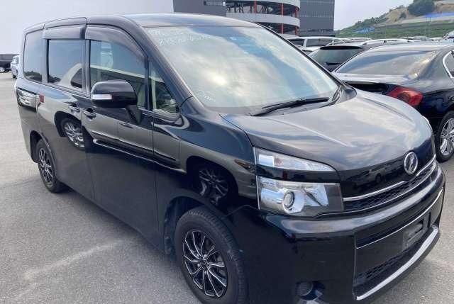 TOYOTA VOXY - 2012